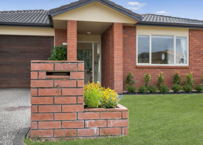  at 7 Middlefield Drive, East Tamaki Heights, Manukau City, Auckland