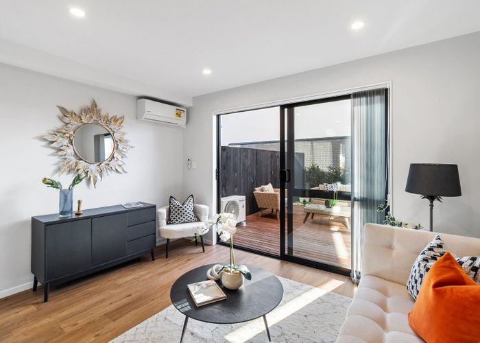  at 2/119 Bruce Mclaren Road, Henderson, Waitakere City, Auckland