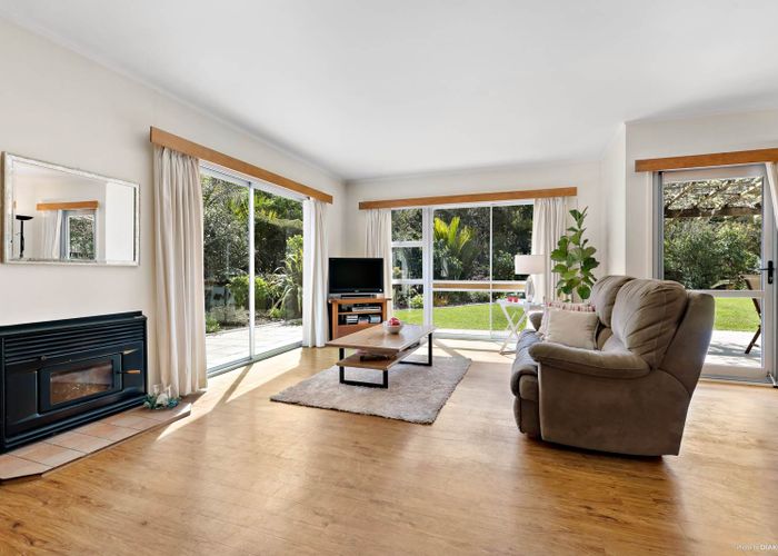  at 21 Awaruku Road, Torbay, Auckland