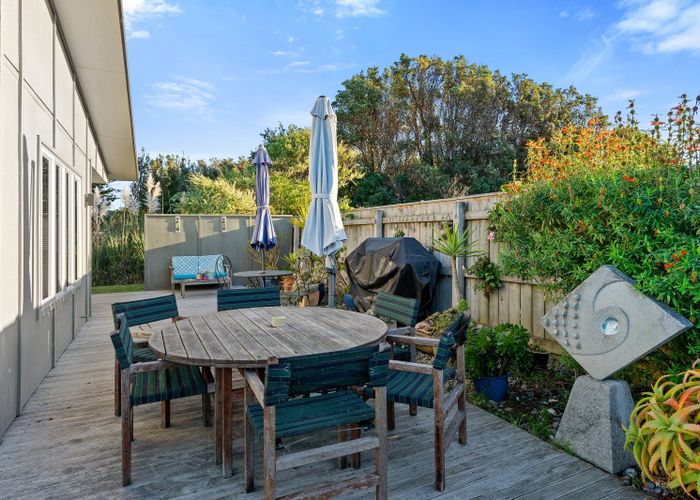  at 5 Byron Brown Place, Otaki Beach, Otaki