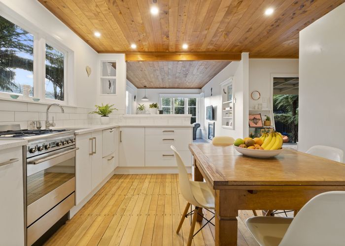  at 802 West Coast Road, Oratia, Auckland