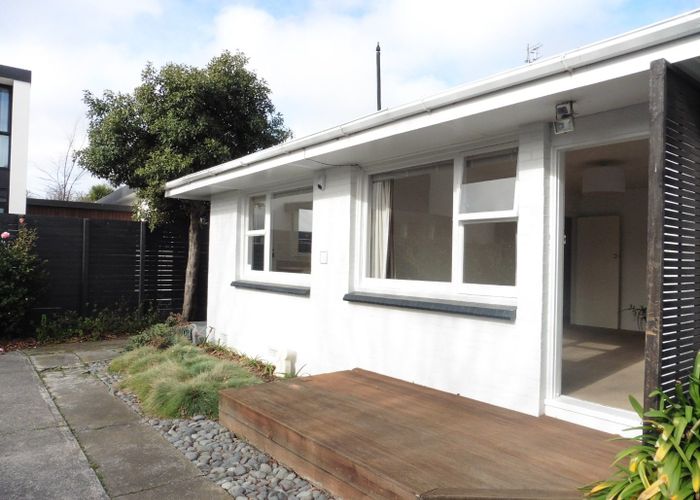  at 4/111 Aikmans Road, Merivale, Christchurch City, Canterbury