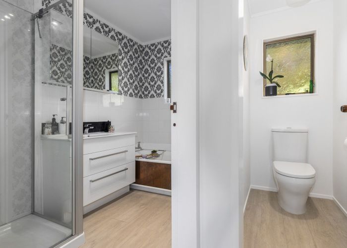 at 39C Kinloch Place, Papakowhai, Porirua, Wellington