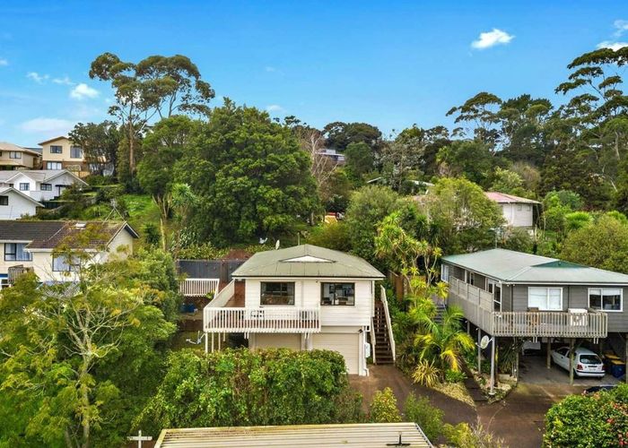  at 2/31 Rangeview Road, Sunnyvale, Auckland