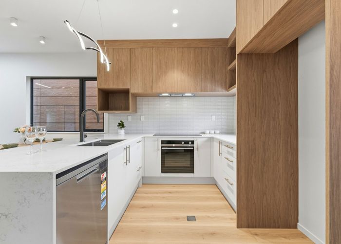  at Lot 2/30 Kiteroa Terrace, Rothesay Bay, North Shore City, Auckland