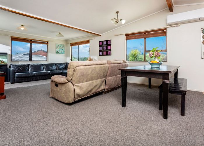  at 34 Unsworth Drive, Unsworth Heights, Auckland