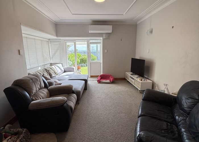  at 80 Golf Road, New Lynn, Auckland