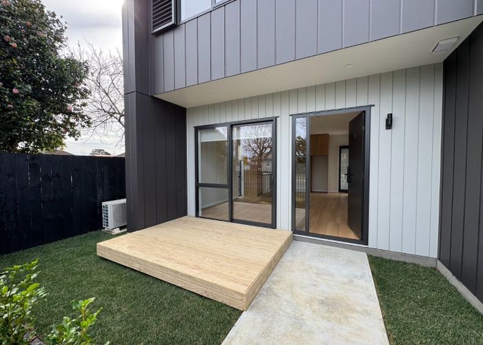  at 4/13 Thomas Road , Mangere, Manukau City, Auckland