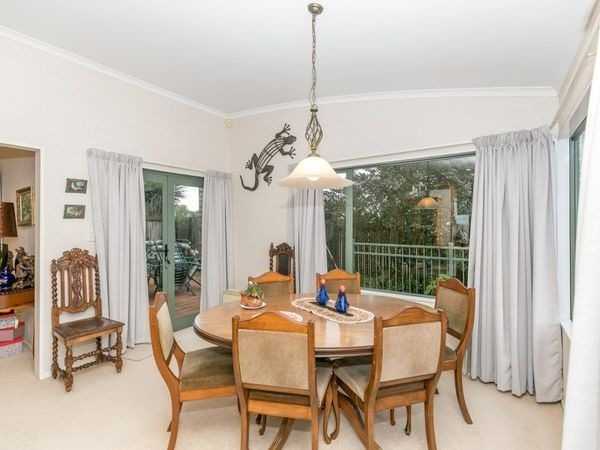  at 25 Highgrove Drive, Grandview Heights, Hamilton