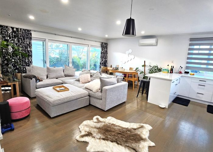  at 4 Lynden Avenue, Hillcrest, North Shore City, Auckland