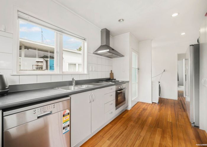  at 13 Vandeleur Avenue, Birkdale, North Shore City, Auckland