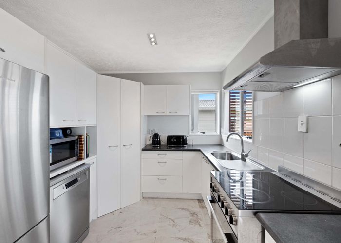  at 7 Greenstone Place, Clover Park, Auckland