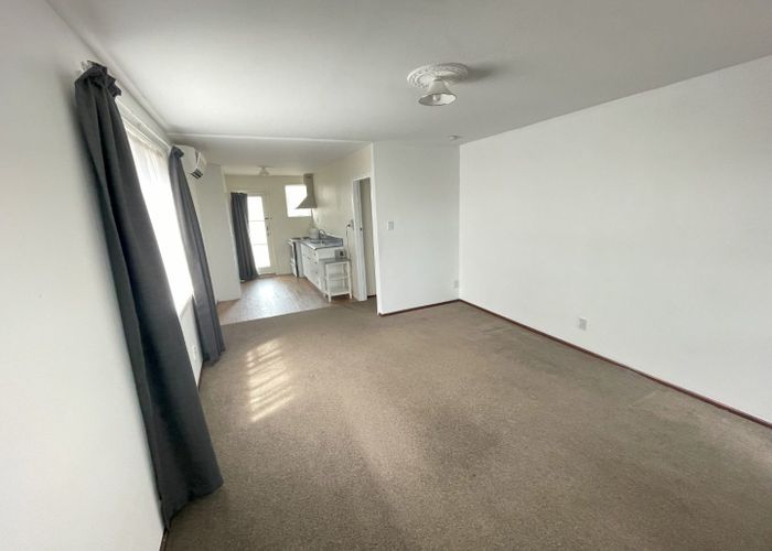  at 2/100 Poulson Street, Addington, Christchurch City, Canterbury