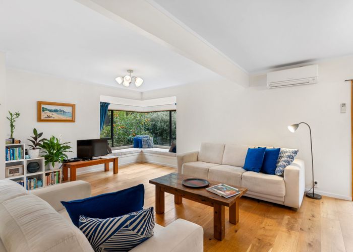  at 2/120 Riddell Road, Glendowie, Auckland