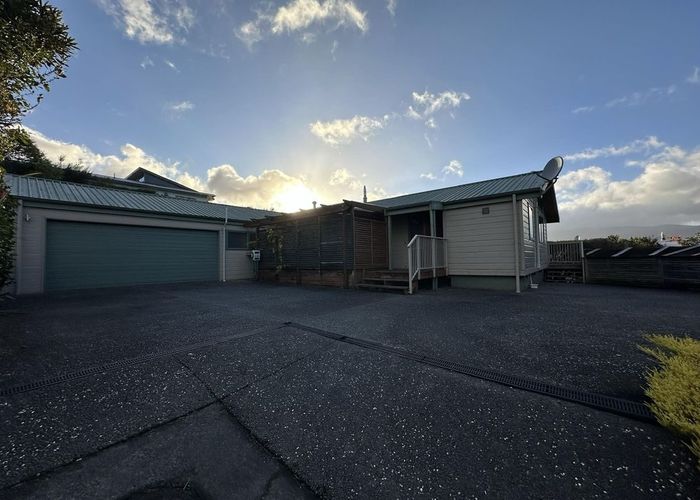  at 8a Riverstone Drive, Upper Hutt, Upper Hutt, Wellington