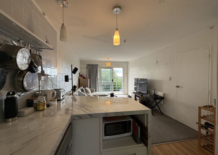  at 9/19 Verbena Road, Birkdale, North Shore City, Auckland