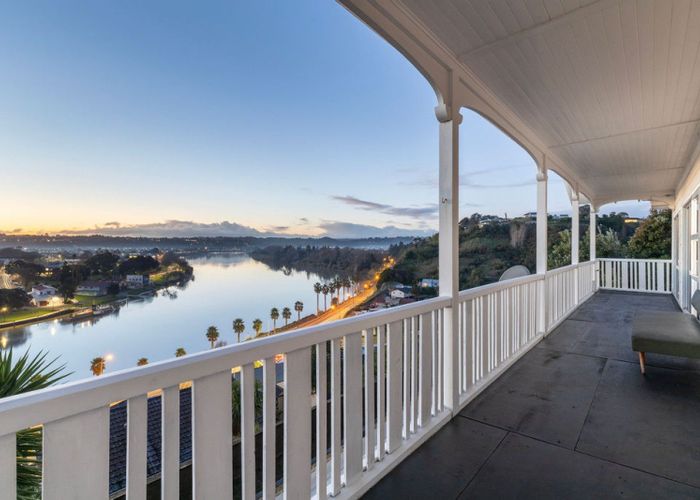  at 7 and 7A Rees Street, Durie Hill, Whanganui, Manawatu / Whanganui