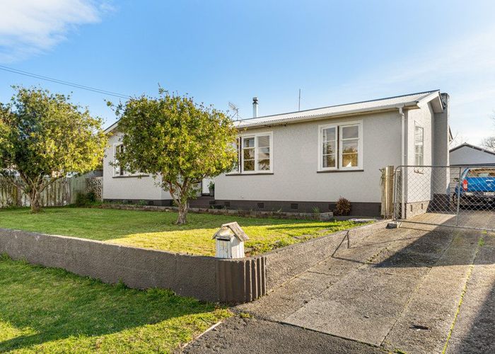  at 12 Burns Street, Tawhero, Whanganui, Manawatu / Whanganui