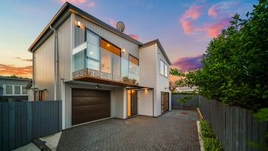  at 6D Tiroroa Avenue, Te Atatu South, Auckland