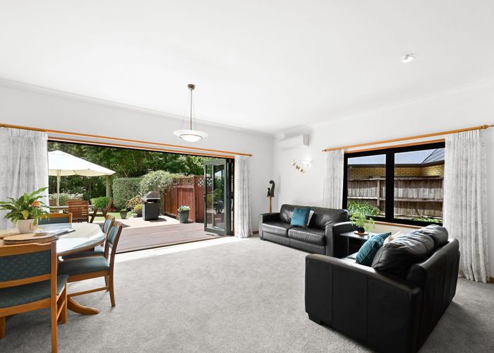  at 41 Huntington Drive, Huntington, Hamilton