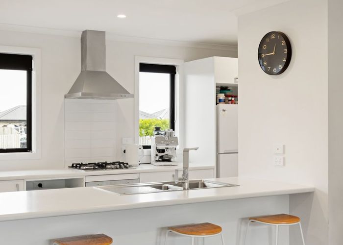  at 8 Manawaroa Close, Grandview Heights, Hamilton, Waikato