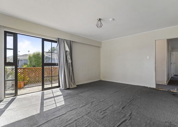  at 15 Gibbons Road, Weymouth, Manukau City, Auckland