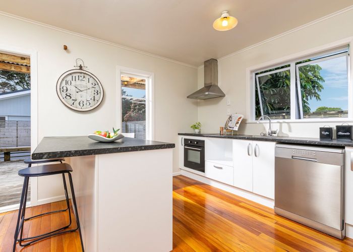  at 685 Swanson Road, Swanson, Auckland