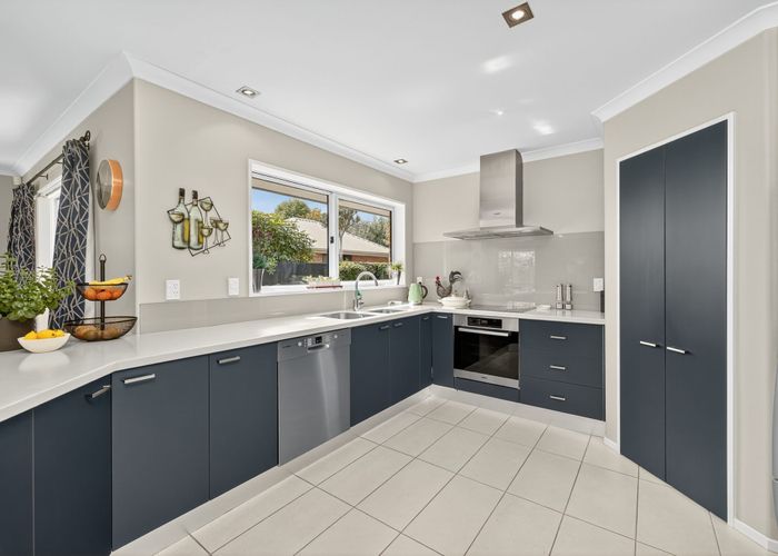  at 8 Avon Gate, Russley, Christchurch City, Canterbury