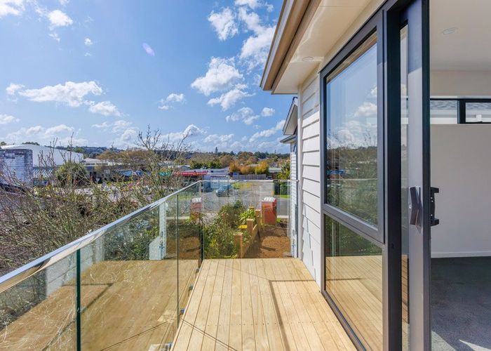  at 142 Moore Street, Hillcrest, North Shore City, Auckland