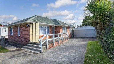  at 31 Fairdene Avenue, Henderson, Auckland