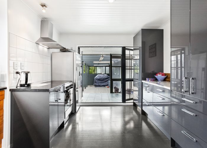  at 276 Sturges Road, Henderson, Auckland