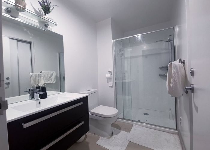  at 2F/136 Stancombe Road, Flat Bush, Manukau City, Auckland