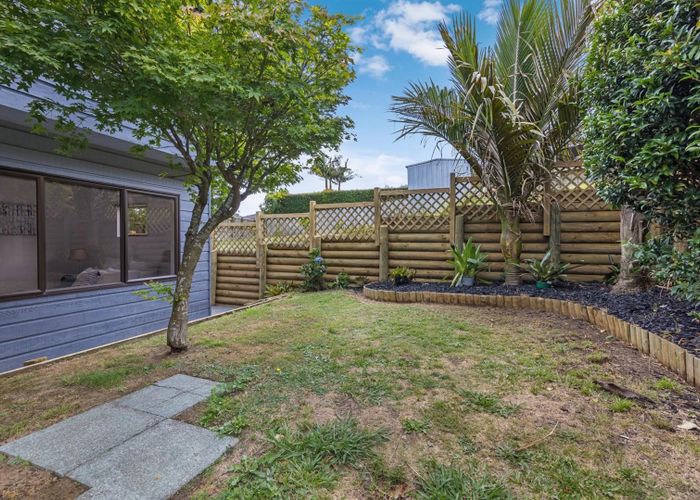  at 2/54 Alexander Street, Cockle Bay, Auckland
