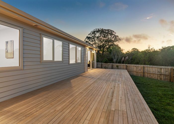  at 7 Reid Court, Millwater, Rodney, Auckland
