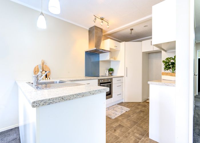  at 32C Garland Drive, St Andrews, Hamilton