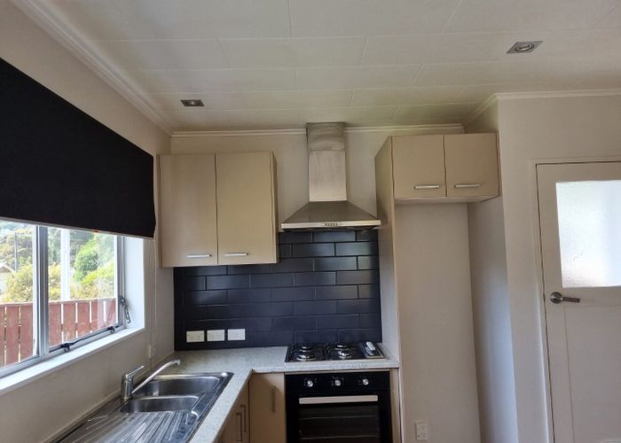  at 2/6 Cluny Road, Plimmerton, Porirua