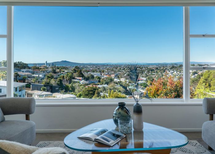  at 21 Speedy Crescent, Hillcrest, North Shore City, Auckland