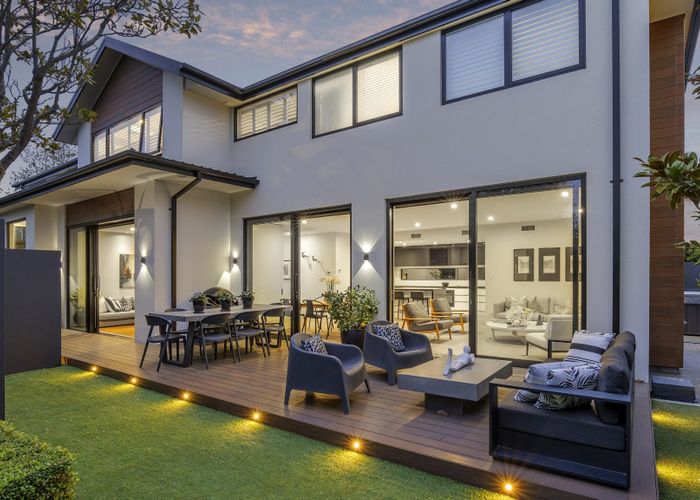  at 2/28 Jeffreys Road, Fendalton, Christchurch