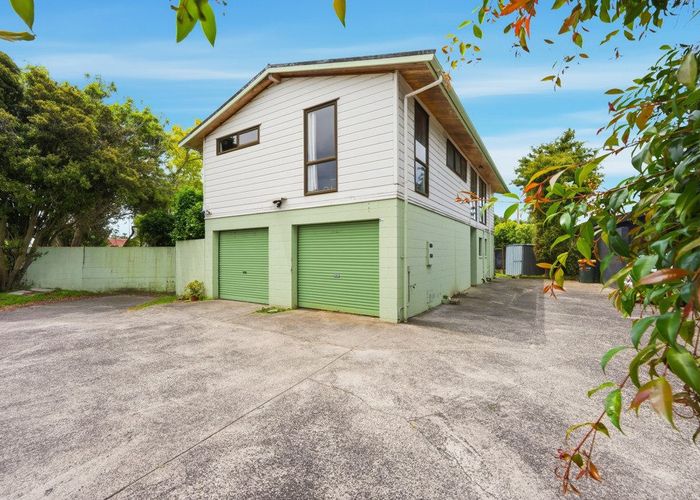  at 1/8 Chichester Drive, Rosehill, Papakura, Auckland