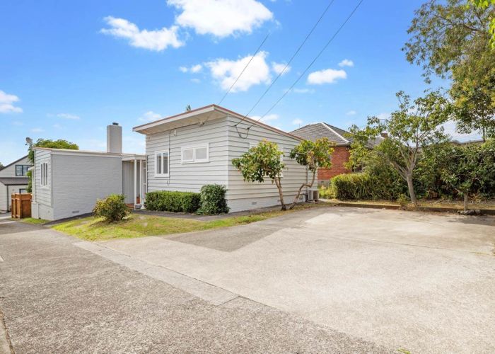  at 575 Hillsborough Road, Mount Roskill, Auckland City, Auckland