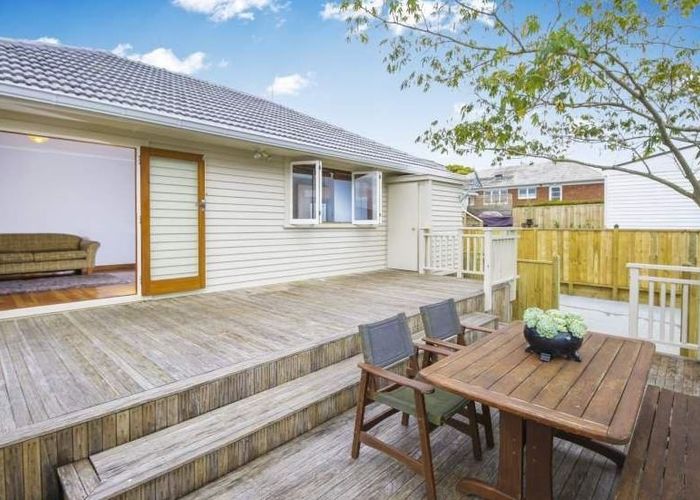  at 6 Maui Street, New Lynn, Auckland