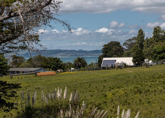  at 33 Tahatai Road, Oneroa, Waiheke Island, Auckland