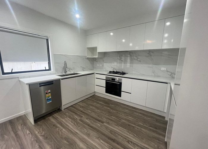  at 9 Tumanaka Place, Henderson, Waitakere City, Auckland