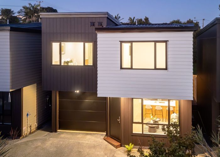  at 24E Roberts Road, Glenfield, Auckland