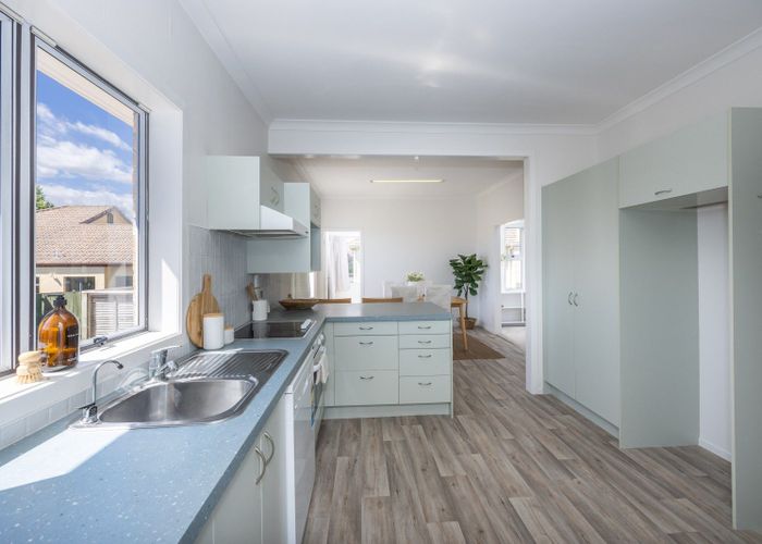  at 22 Forest Lake Road, Forest Lake, Hamilton