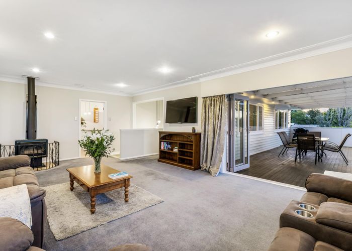  at 6 Christina Avenue, Te Atatu South, Auckland