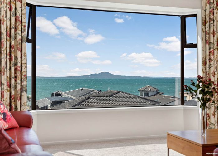  at 1/27 Manly Esplanade, Browns Bay, Auckland