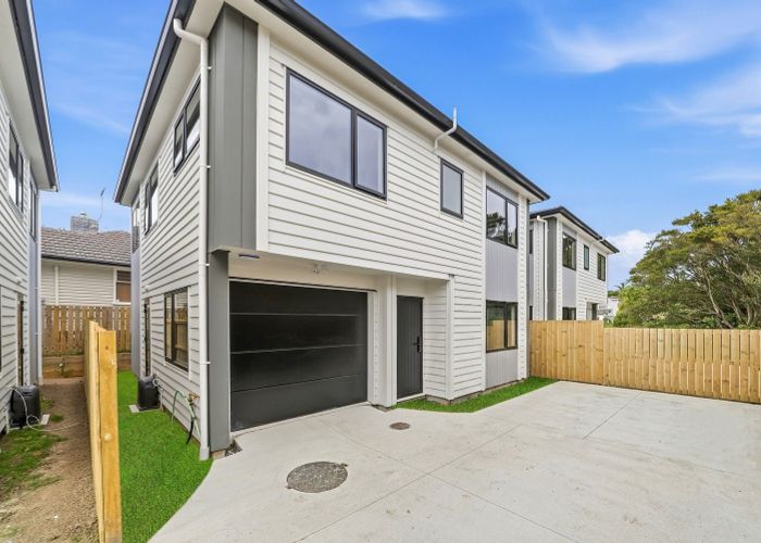  at 9 Eastglen Road, Glen Eden, Waitakere City, Auckland