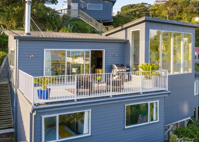  at 4 Singers Road, Korokoro, Lower Hutt