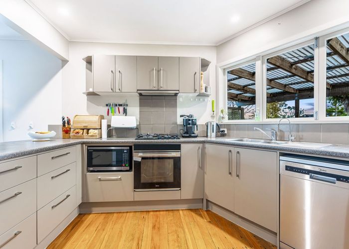  at 15 Divich Avenue, Te Atatu South, Auckland